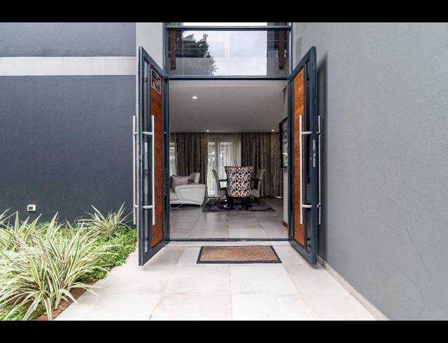 4 BEDROOM HOUSE FOR SALE IN SALT ROCK